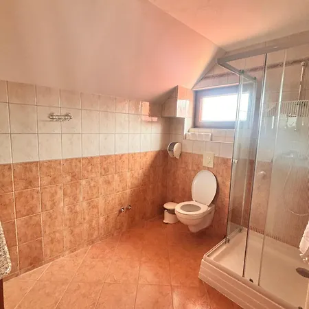 Daire Phoenix House *