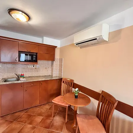 Phoenix House Daire Hévíz