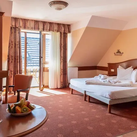 Phoenix Spa Apartman House Hévíz
