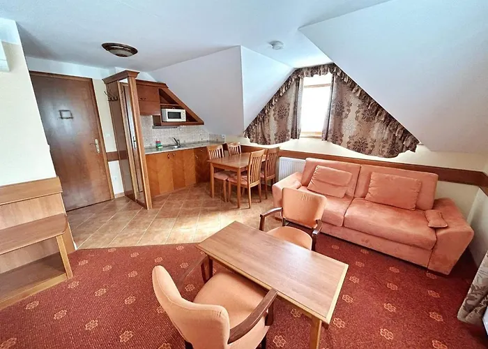 Phoenix House 公寓 *